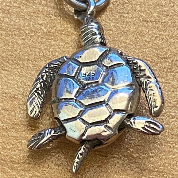 Adorable turtle or tortoise 925 Sterling silver pendant - Picture 6 of 9